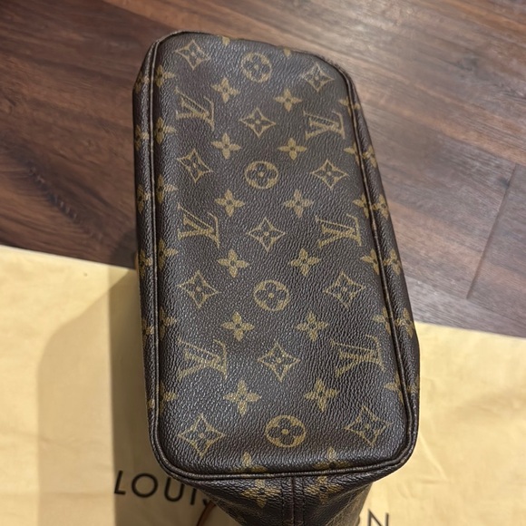Louis Vuitton Authentic Pre Owned Monogram Neverfull PM Bag W/Dust Bag & COA. - Picture 8 of 16